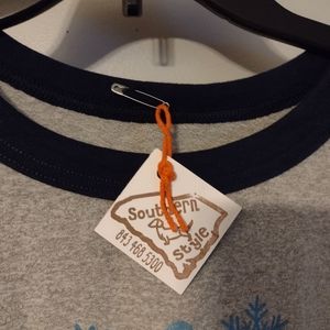 Baby it's Cold Outside Men's T Shirt SIZE L